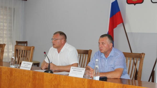 Захар Щегленко и Олег Водопьянов провели еженедельное аппаратное совещание