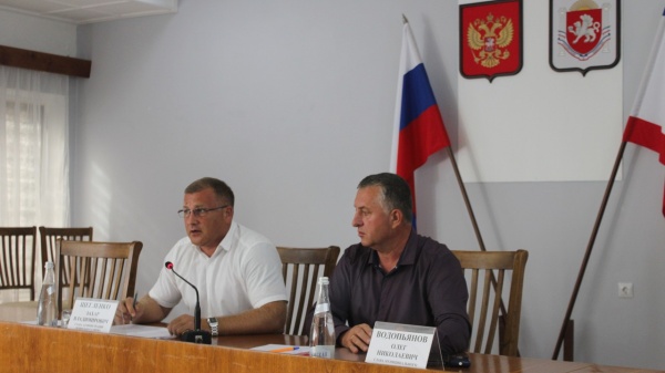 Захар Щегленко и Олег Водопьянов провели еженедельное аппаратное совещание