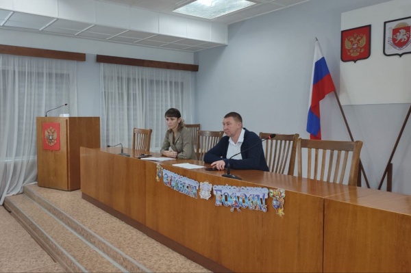 Валерий Макрушин провел заседание Единой Межведомственной рабочей группы Ленинского района по вопросам поступления налогов, сборов, имущественных платежей и трудового законодательства