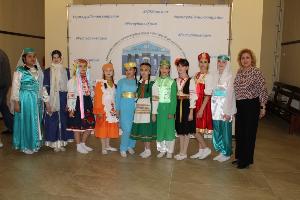 В РДК «Горизонт» состоялся праздничный концерт ко Дню возрождения реабилитированных народов Крыма