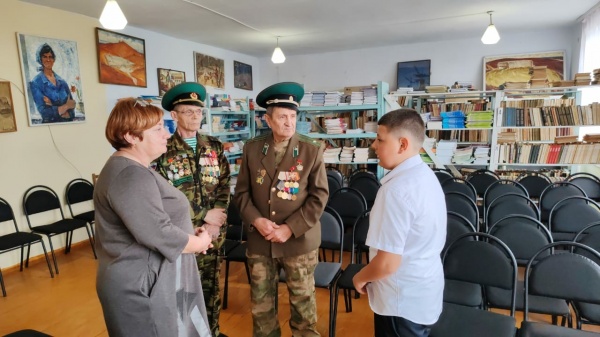 В апреле 2024 года председателями Совета ветеранов сельских поселений Ленинского района проводились Уроки мужества образовательных организациях района