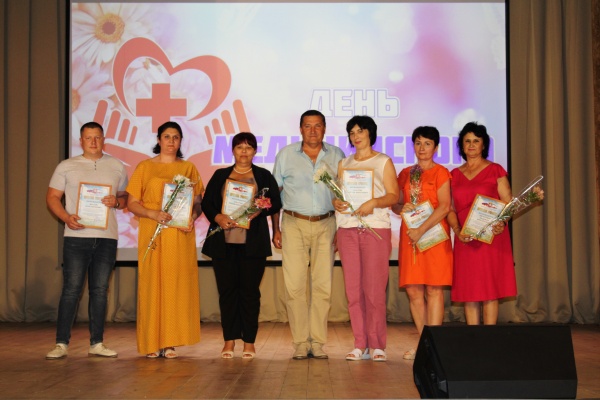 В преддверии Дня медицинского работника в районном Доме культуры «Горизонт» прошло торжественное собрание, посвященное профессиональному празднику специалистов медицинской отрасли.