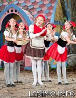 Верка Сердючка зажигает в роли Красной шапочки