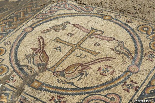 Археологи раскопали древнюю церковь с чудесной мозаикой