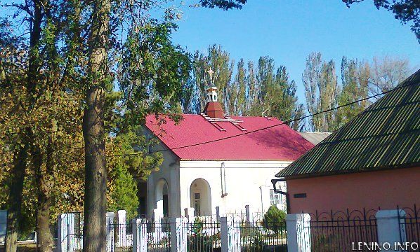 Установили купол с крестом Христовым