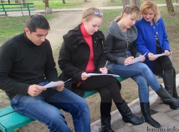 В Администрации Ленинского района проведен круглый стол с лидерами общественного мнения района