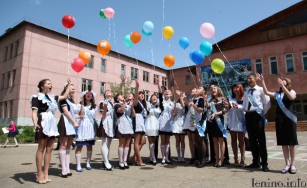 В школах Крыма последние звонки назначили на 21 и 22 мая