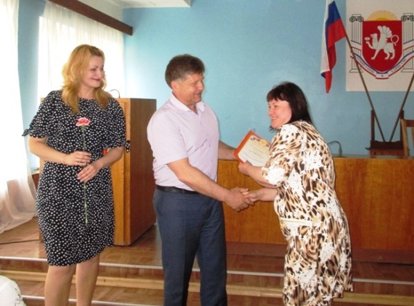 Торжественное собрание и концерт, посвященные Дню российского предпринимательства в пгт Ленино