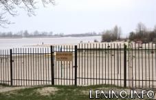 В Мысовом срезали заборы, мешающие проходу на пляж