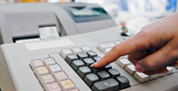 Предпринимателей Крыма обязали до 1 января заменить всю украинскую контрольно-кассовую технику на российскую