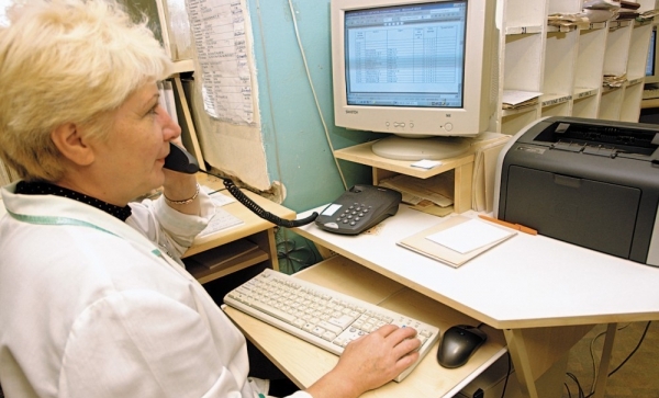 Крымчане из регионов могут записаться на прием в Крымский республиканский онкологический диспансер по телефону