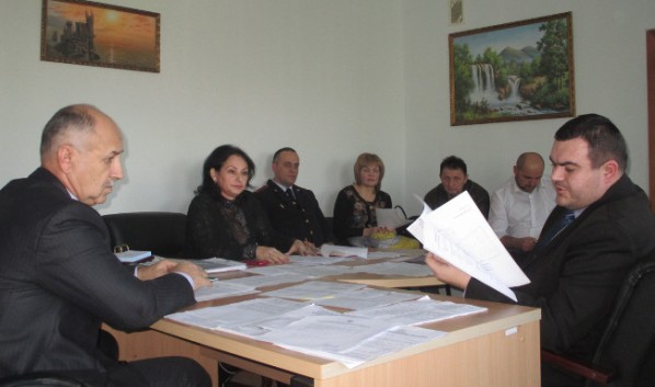 В Администрации Ленинского района прошло совещание по вопросам принятия мер по ликвидации незаконной выносной торговли