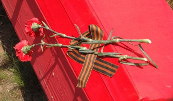 В Батальном с воинскими почестями перезахоронили останки 25 советских воинов