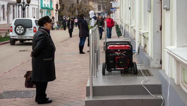 Крымские магазины начинают распродавать генераторы со скидками