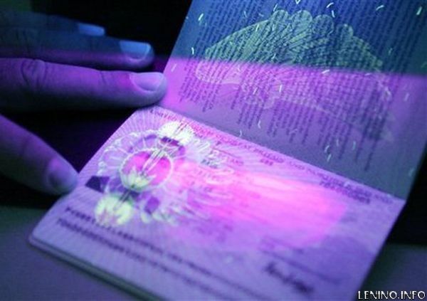 Первый биометрический паспорт в Украине напечатают к началу ноября