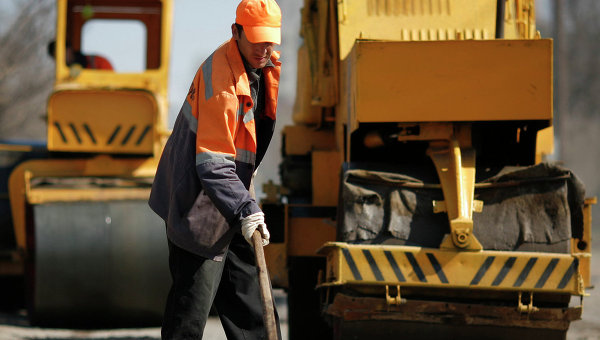 Подрядчики, отвечающие за ремонт крымских дорог, исчезли с деньгами