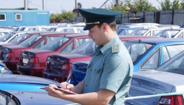 Нерастаможенные машины в Крыму будут конфисковывать
