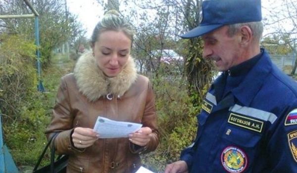 Пожарные Крыма продолжают профилактическую работу в зонах своей ответственности