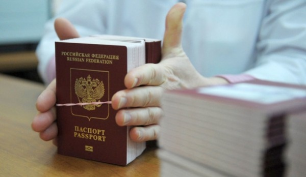В Госдуме утвердили законопроект о сокращении срока оформления и выдачи загранпаспортов