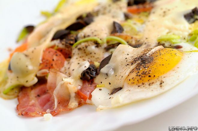 Яичница с беконом избавит от похмелья