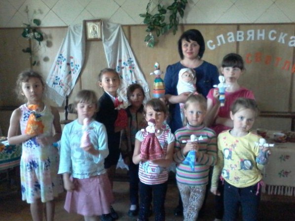 24 мая Батальненский сельский Дом культуры и библиотека для школьников подготовили большой праздник, посвященный Дню Славянской письменности и культуры.