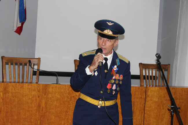 В Администрации Ленинского района состоялось торжественное собрание, посвященное Дню Республики Крым