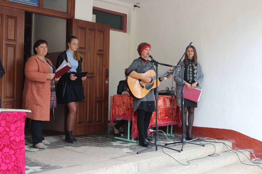 В МБУ СОШ №1 посёлка Ленино прошла митинг-встреча, посвященная 100-летию основания ВЛКСМ