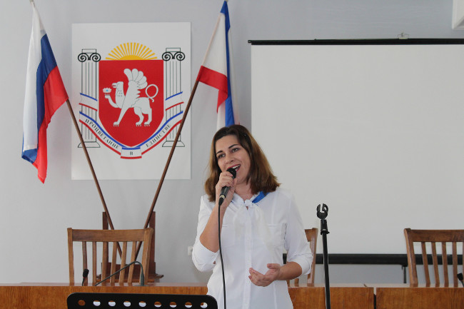 В Администрации Ленинского района состоялось торжественное собрание, посвященное Дню Конституции Республики Крым