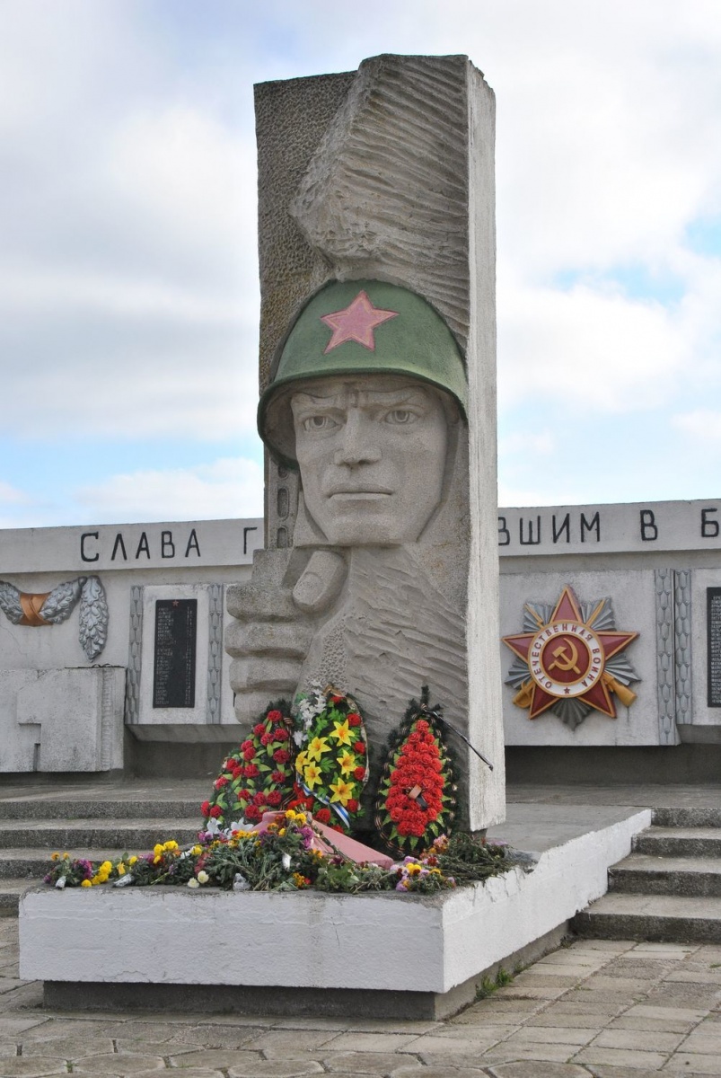 В Ленинском районе состоялась торжественная церемония перезахоронения останков советских воинов Красной Армии