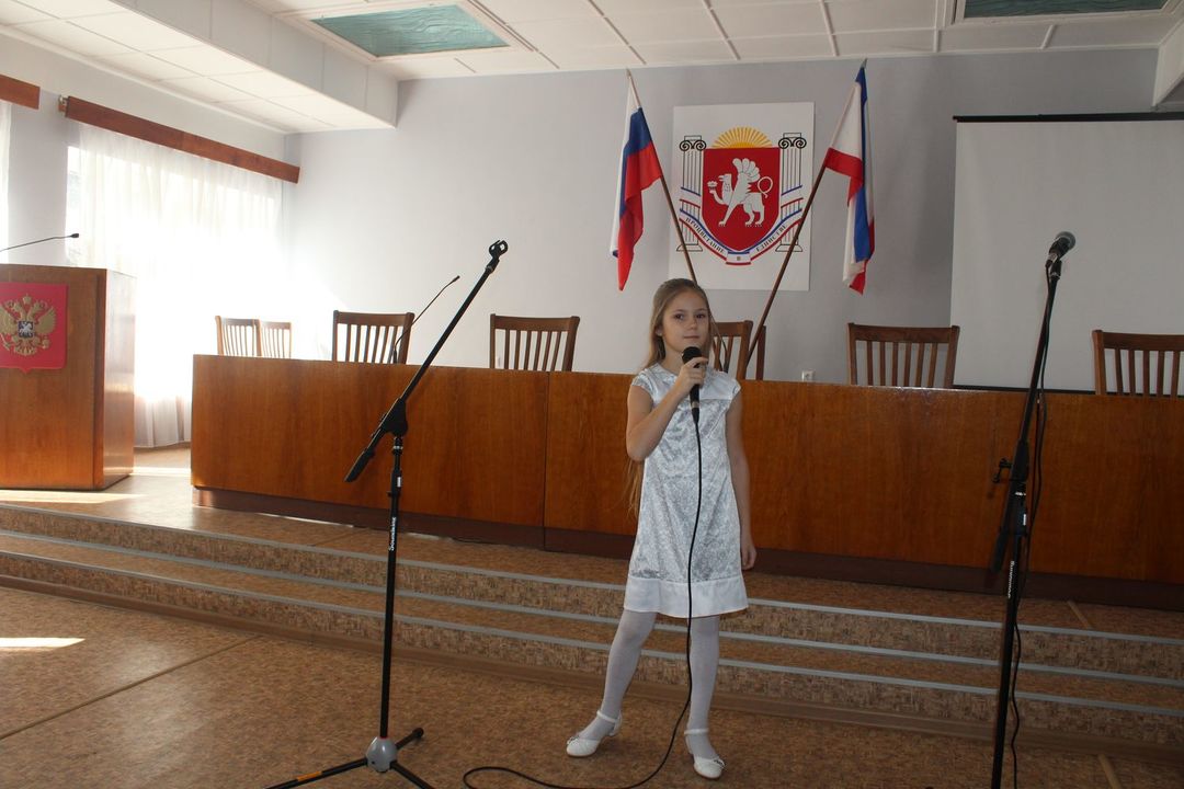 В Администрации Ленинского района состоялось торжественное собрание, посвященное 5-й годовщине Общекрымского референдума 2014 года и воссоединению Крыма с Россией