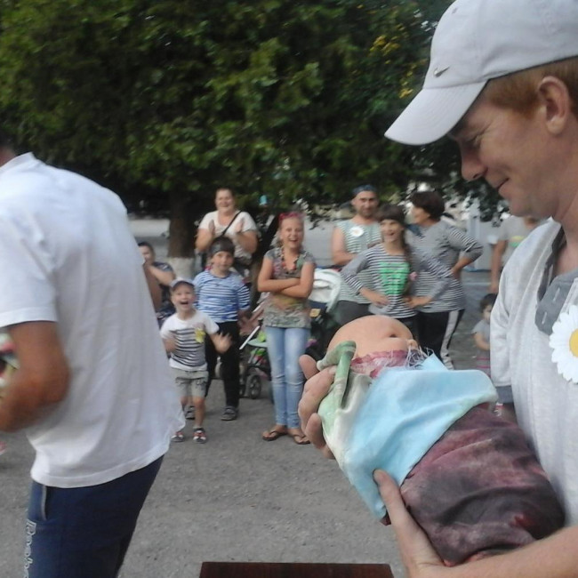 На площади РДК «Горизонт» проведен культурно-спортивный праздник «Счастливы вместе», приуроченный ко Дню семьи, любви и верности