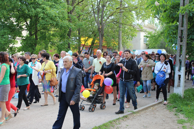 В Ленинском районе проведены шествие «Бессмертный полк России» и торжественный митинг, посвященные 72-й годовщине Великой Победы