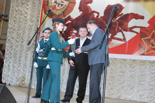 В РДК «Горизонт» состоялась военно-патриотическая встреча поколений «Мы Армия страны. Мы Армия народа. Бессмертный подвиг наш история хранит»