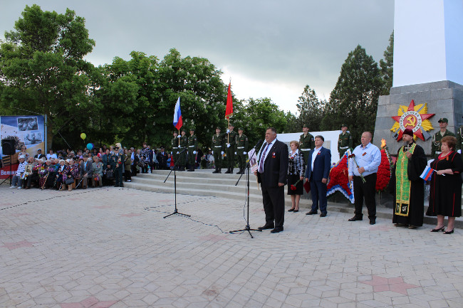 В Ленинском районе проведены шествие «Бессмертный полк России» и торжественный митинг, посвященные 72-й годовщине Великой Победы