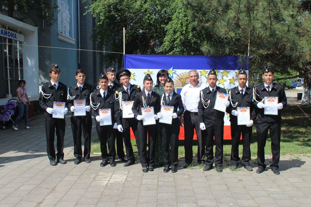 В пгт. Ленино состоялась церемония награждения победителей и призеров республиканских конкурсов и соревнований «Звездная россыпь»