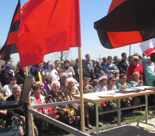 торжественное перезахоронение останков защитников и освободителей Керченского полуострова