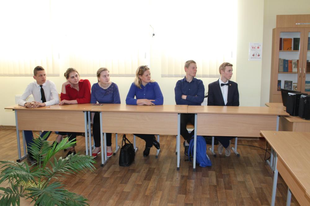 Финансовым управлением Администрации Ленинского района проведен урок финансовой грамотности для учащихся МБОУ СОШ № 2 пгт Ленино