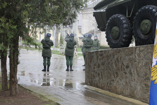 В пгт Ленино состоялся торжественный митинг, посвященный Дню памяти о россиянах, исполнявших служебный долг за пределами Отечества
