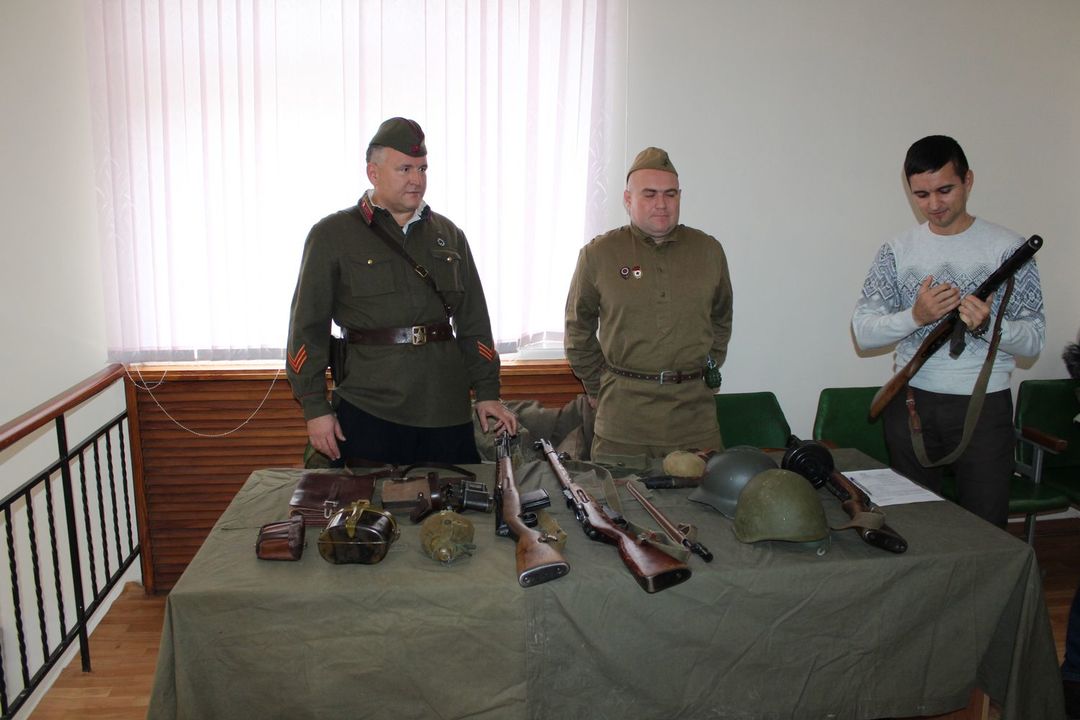 Состоялась встреча с поисковиками г. Керчи и Ленинского района, приуроченная ко Дню Неизвестного Солдата