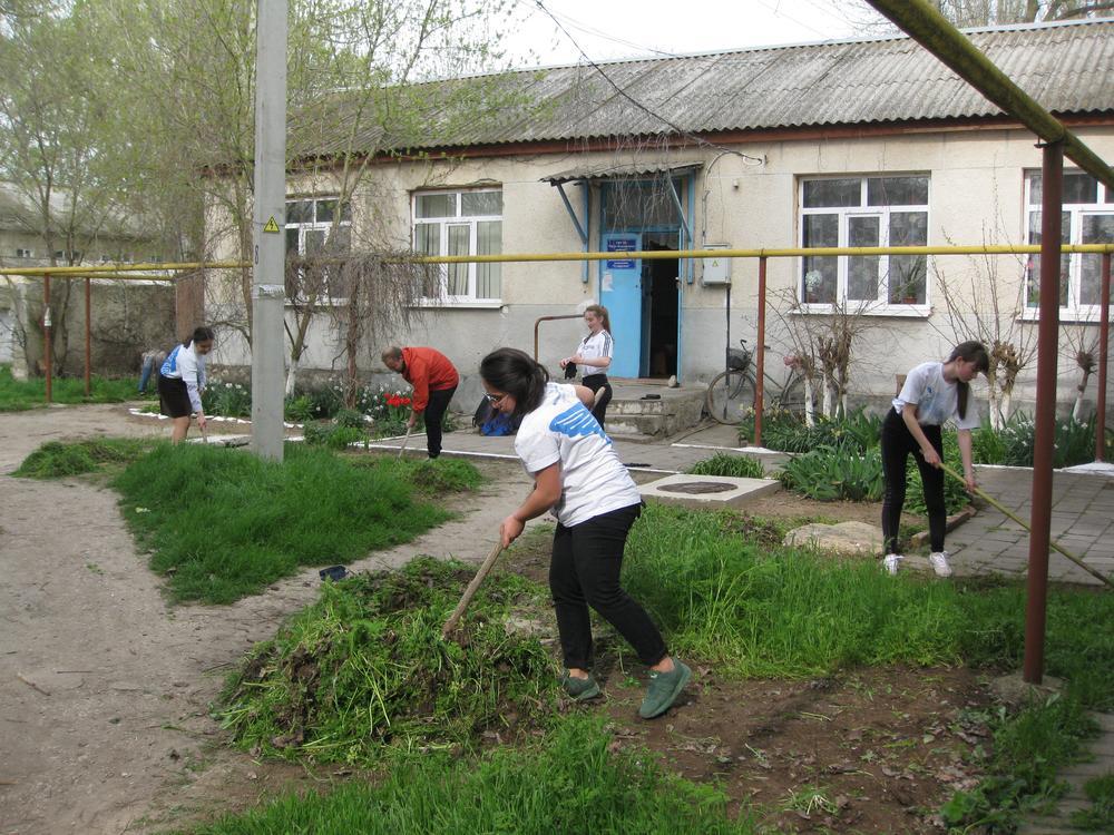 В центре социального обслуживания граждан пожилого возраста и инвалидов Ленинского района состоялась акция «Уютный дом» приуроченная к празднованию Дня Победы