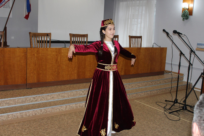 В Администрации Ленинского района состоялось торжественное собрание, посвященное Дню Республики Крым