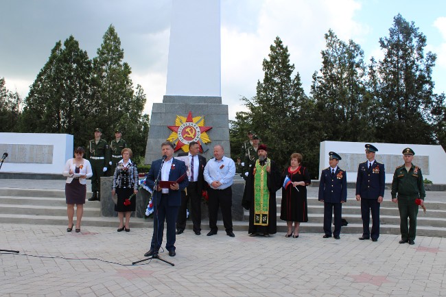 В Ленинском районе проведены шествие «Бессмертный полк России» и торжественный митинг, посвященные 72-й годовщине Великой Победы
