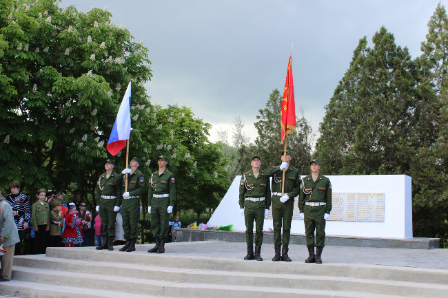 В Ленинском районе проведены шествие «Бессмертный полк России» и торжественный митинг, посвященные 72-й годовщине Великой Победы
