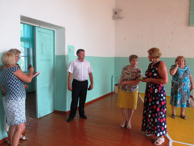 Александр Мачусский посетил школу в селе Калиновка Ленинского района