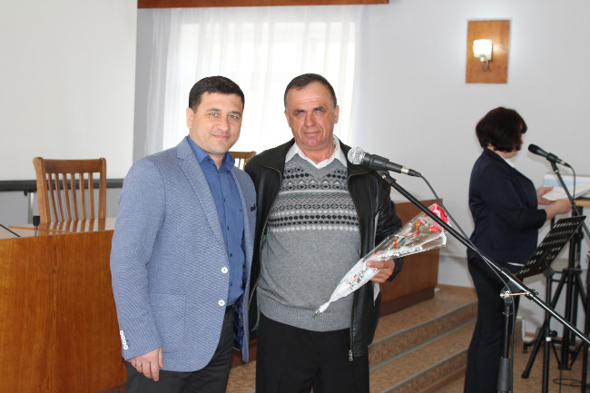 В Администрации Ленинского района состоялось торжественное собрание, посвященное Дню Конституции Республики Крым