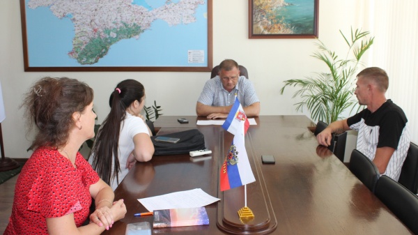 Глава Администрации Ленинского района Захар Щегленко провёл личный приём граждан