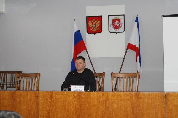 Игорь Крутьков провел аппаратное совещание