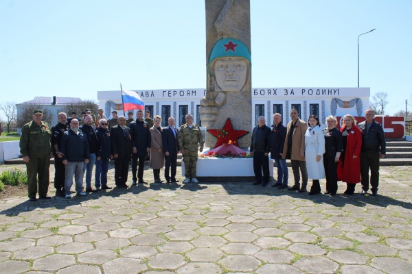 В селе Батальное Ленинского района 15 апреля состоялось перезахоронение останков воинов Красной армии