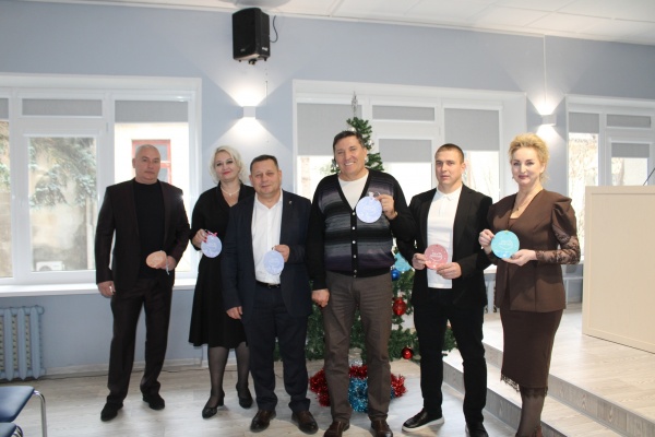 Руководители Ленинского района приняли участие во Всероссийской акции «Ёлка желаний»