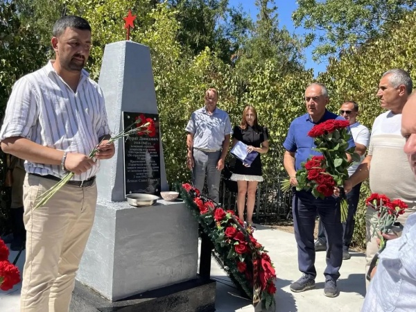 В посёлке Багерово почтили память шести красноармейцев — на братской могиле появились мемориальные доски